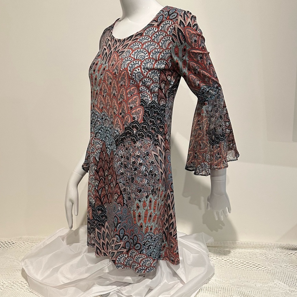 MSK Petite blue red paisley Dress with Bell Flowy Sleeves Size S